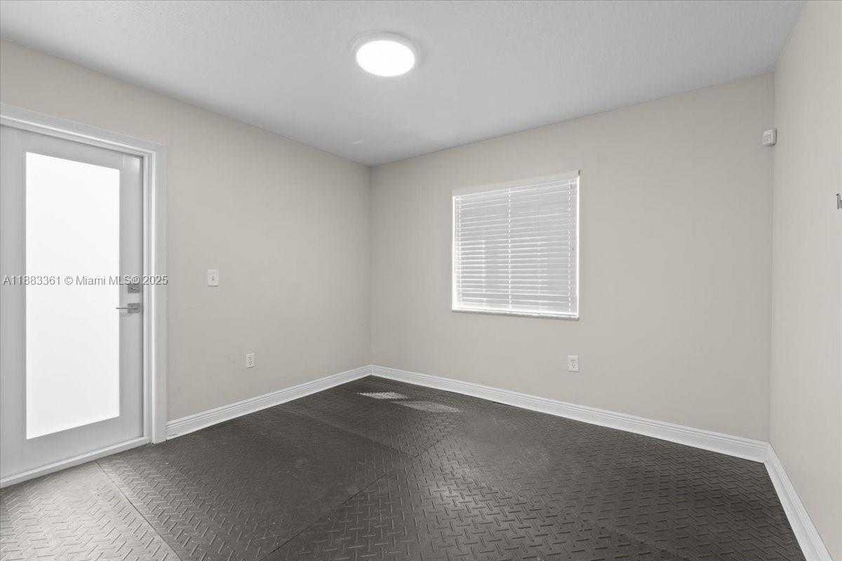 Small Image of 15327 SOUTH WEST 179TH TER, Miami Number 14