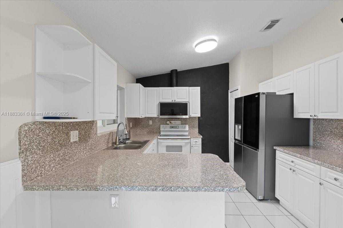 Small Image of 15327 SOUTH WEST 179TH TER, Miami Number 4