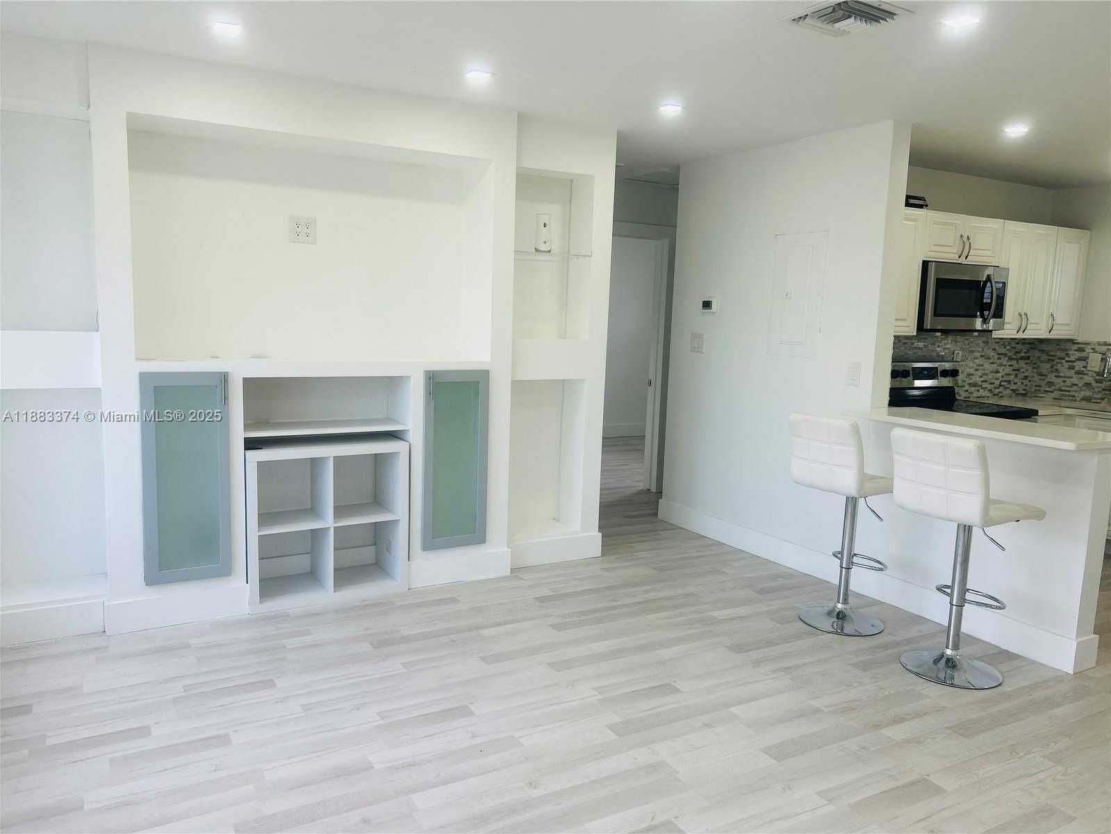 Small Image of 6318 NORTH WEST 24TH CT, Margate Number 4