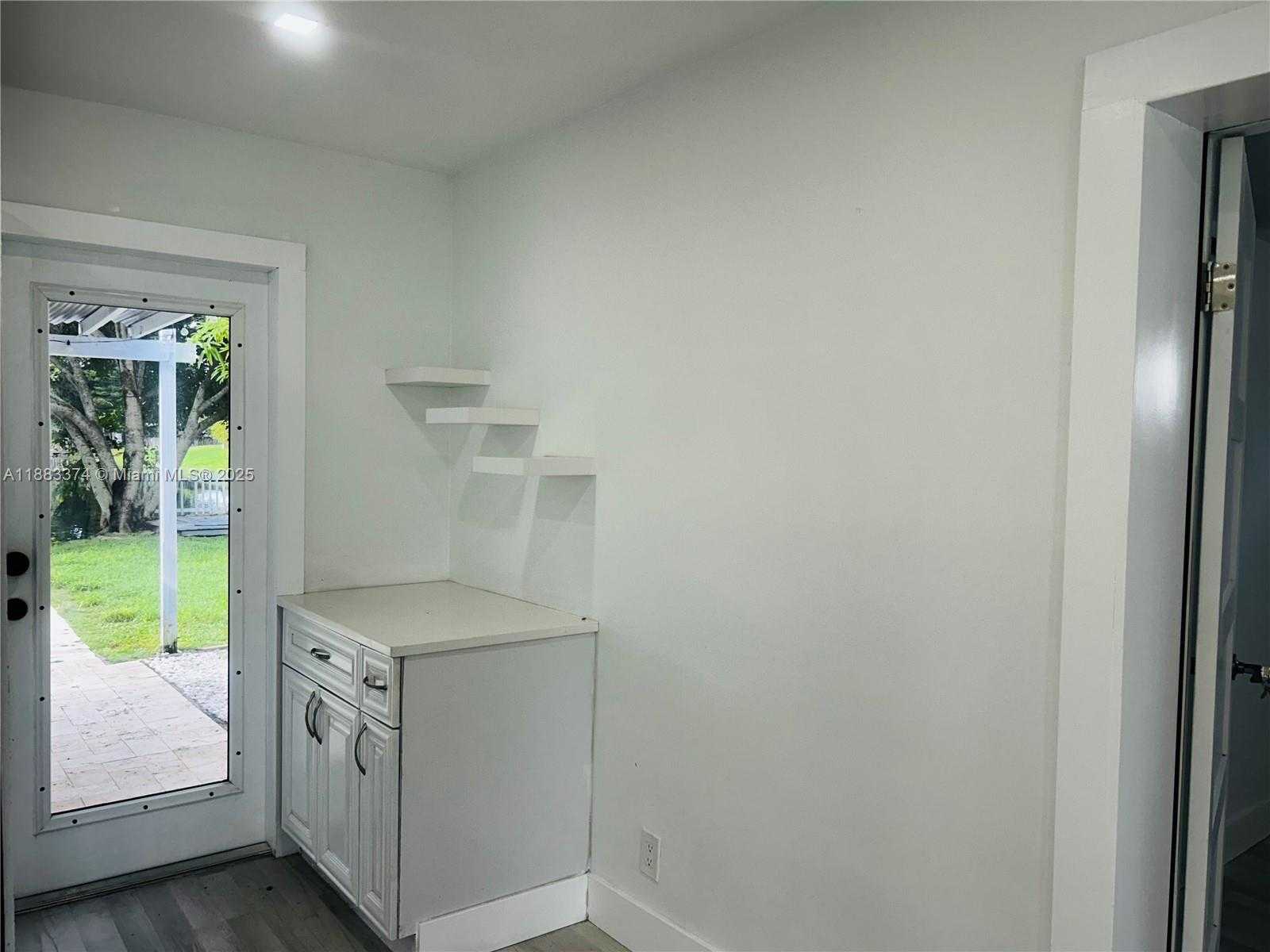 Small Image of 6318 NORTH WEST 24TH CT, Margate Number 5
