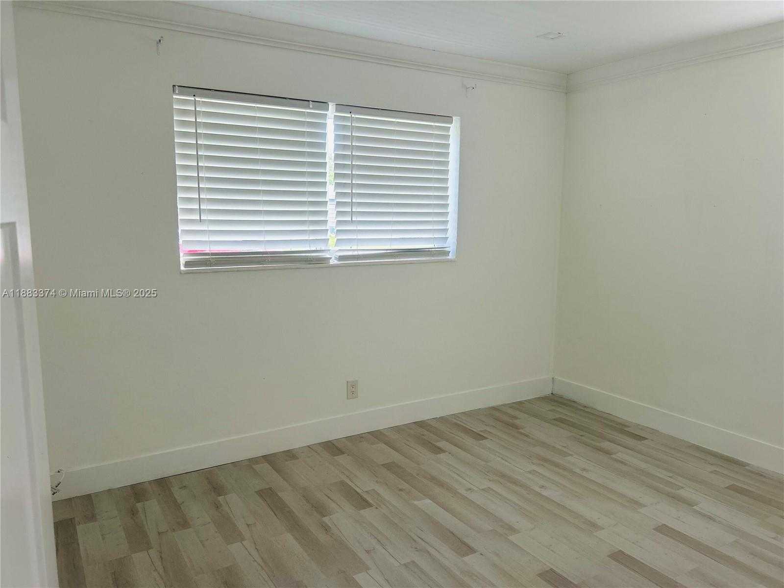 Small Image of 6318 NORTH WEST 24TH CT, Margate Number 7