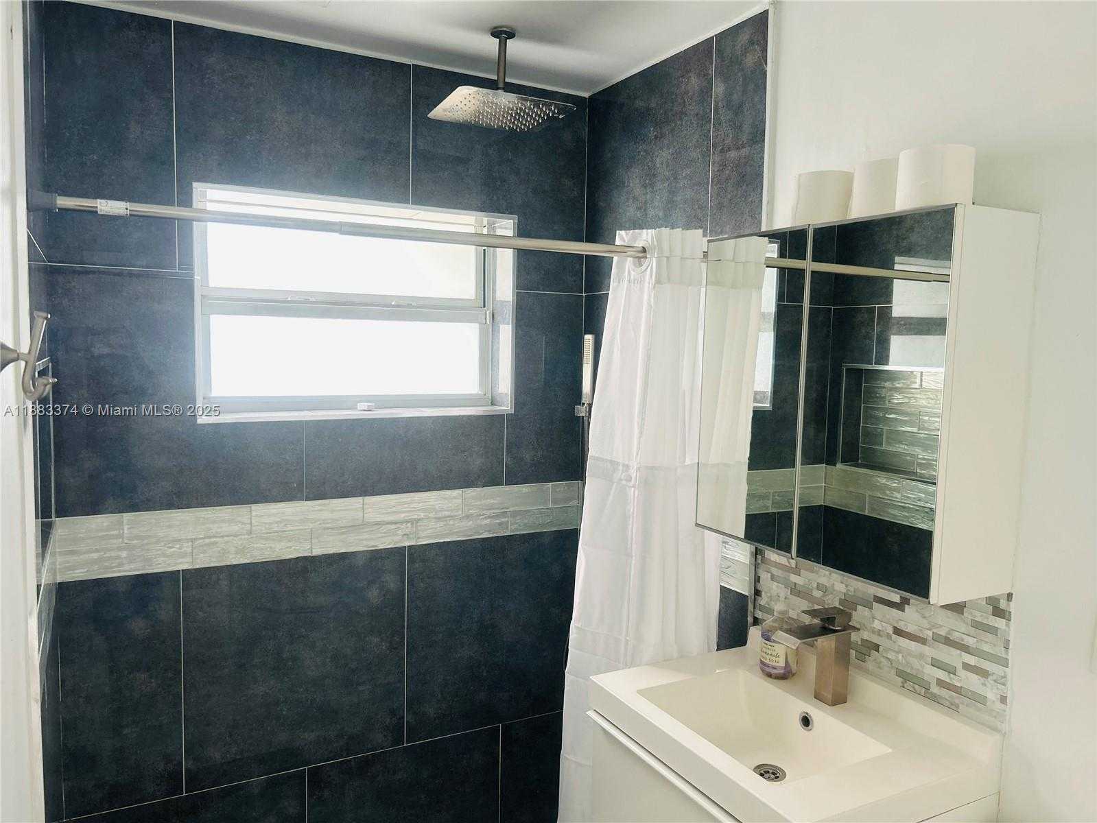 Small Image of 6318 NORTH WEST 24TH CT, Margate Number 8