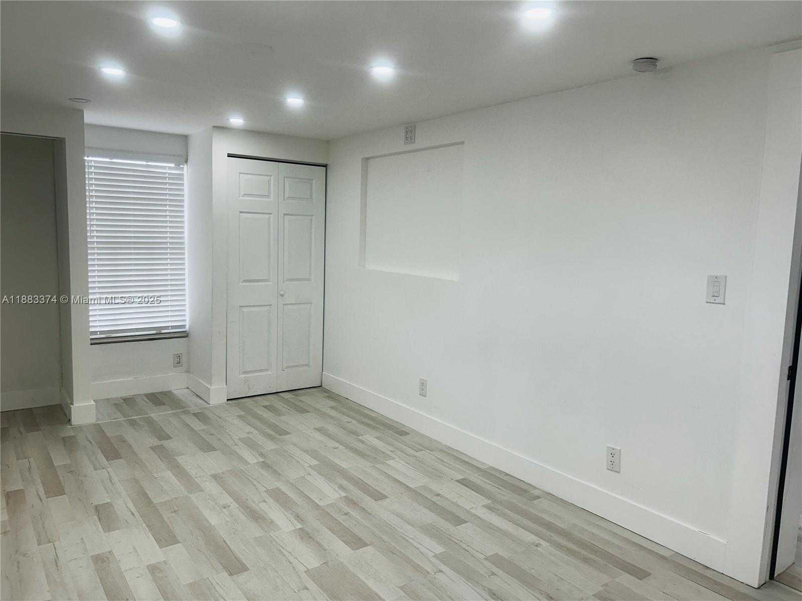 Small Image of 6318 NORTH WEST 24TH CT, Margate Number 9
