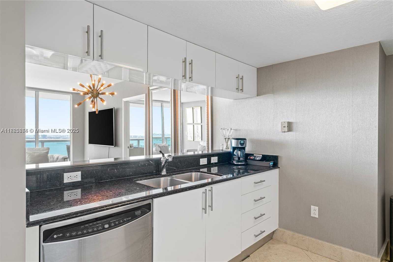 Small Image of 1800 NORTH BAYSHORE DR #3207, Miami Number 22
