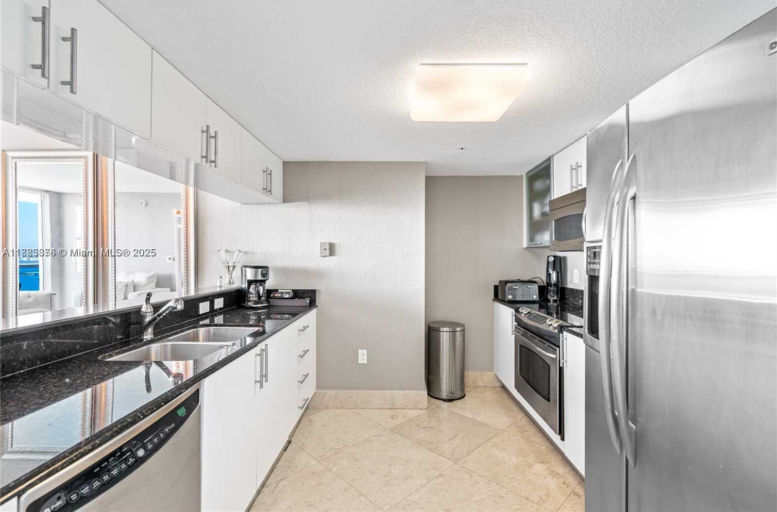 Small Image of 1800 NORTH BAYSHORE DR #3207, Miami Number 23