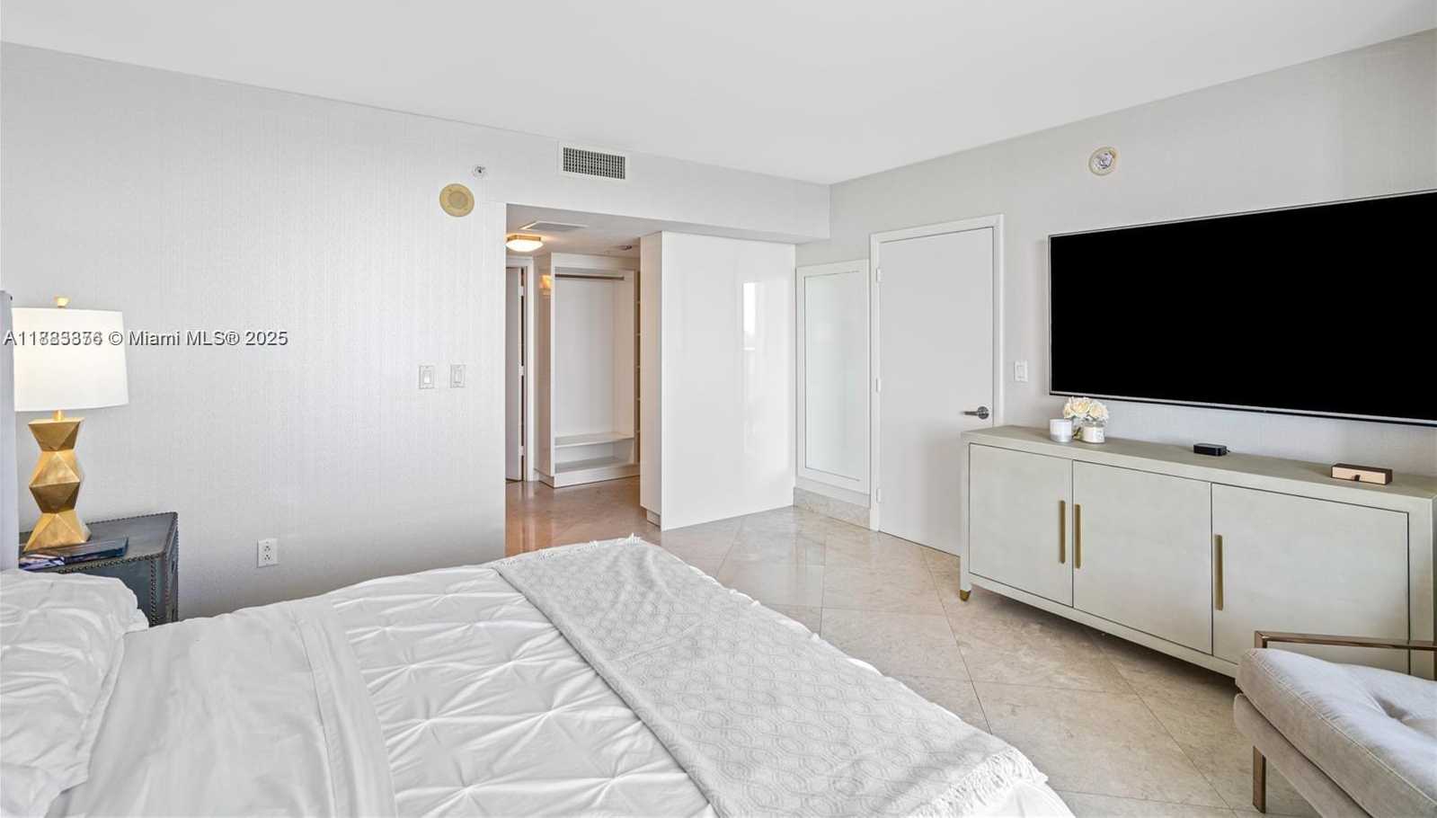 Small Image of 1800 NORTH BAYSHORE DR #3207, Miami Number 26