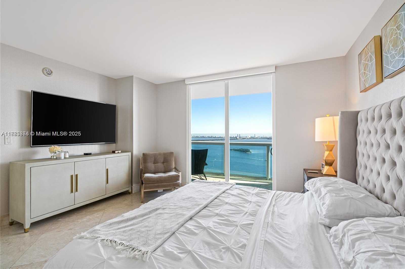 Small Image of 1800 NORTH BAYSHORE DR #3207, Miami Number 28