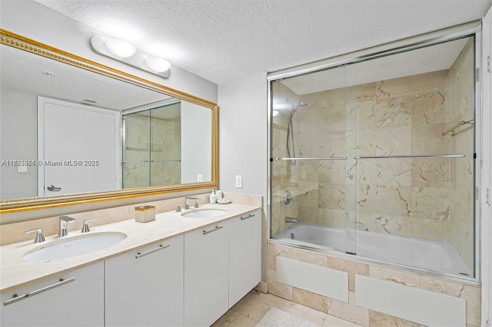 Small Image of 1800 NORTH BAYSHORE DR #3207, Miami Number 31
