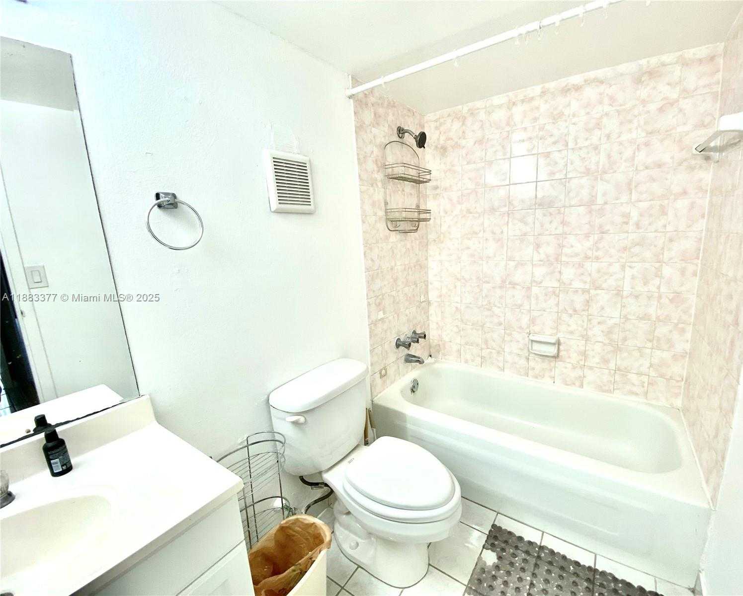 Small Image of 16950 DIXIE #A536, North Miami Beach Number 11
