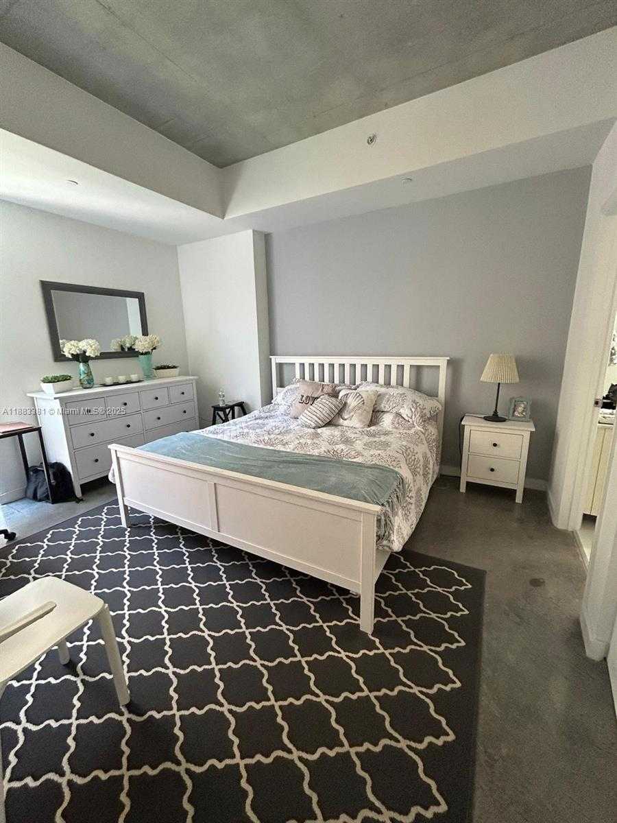 Imagen de Pequeño Objeto