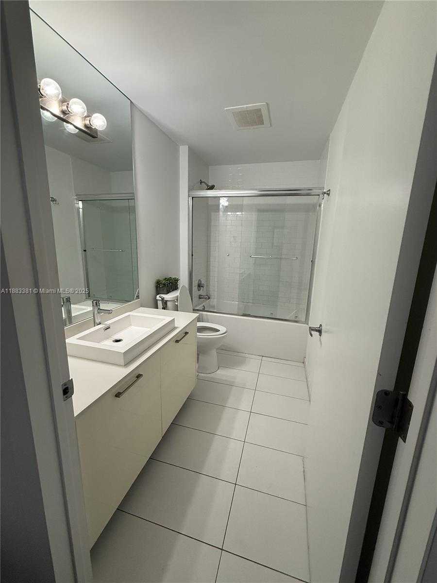 Imagen de Pequeño Objeto