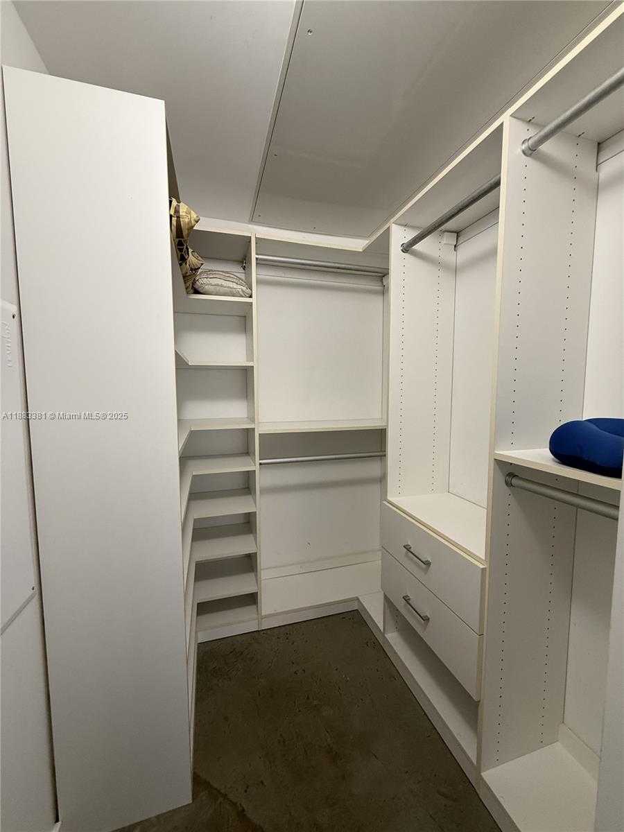 Imagen de Pequeño Objeto