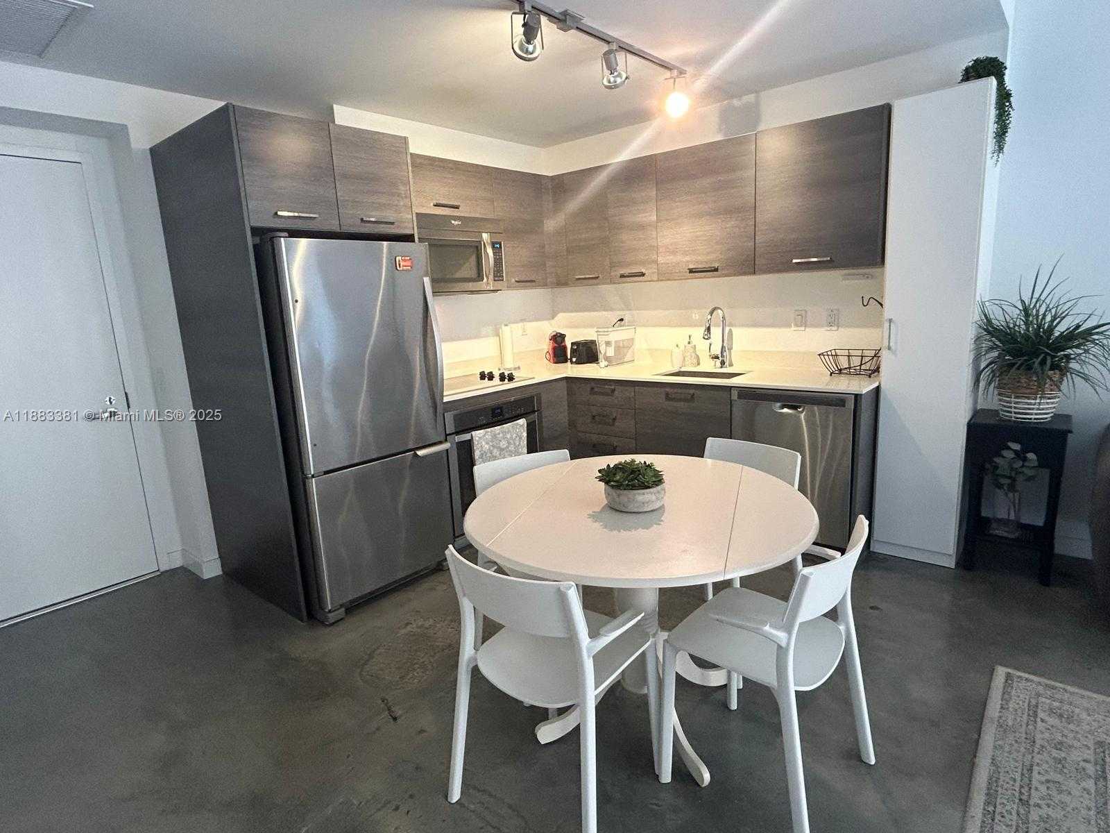 Imagen de Pequeño Objeto