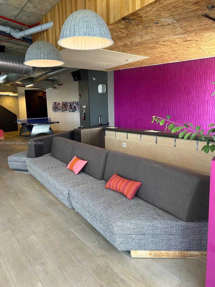 Imagen de Pequeño Objeto