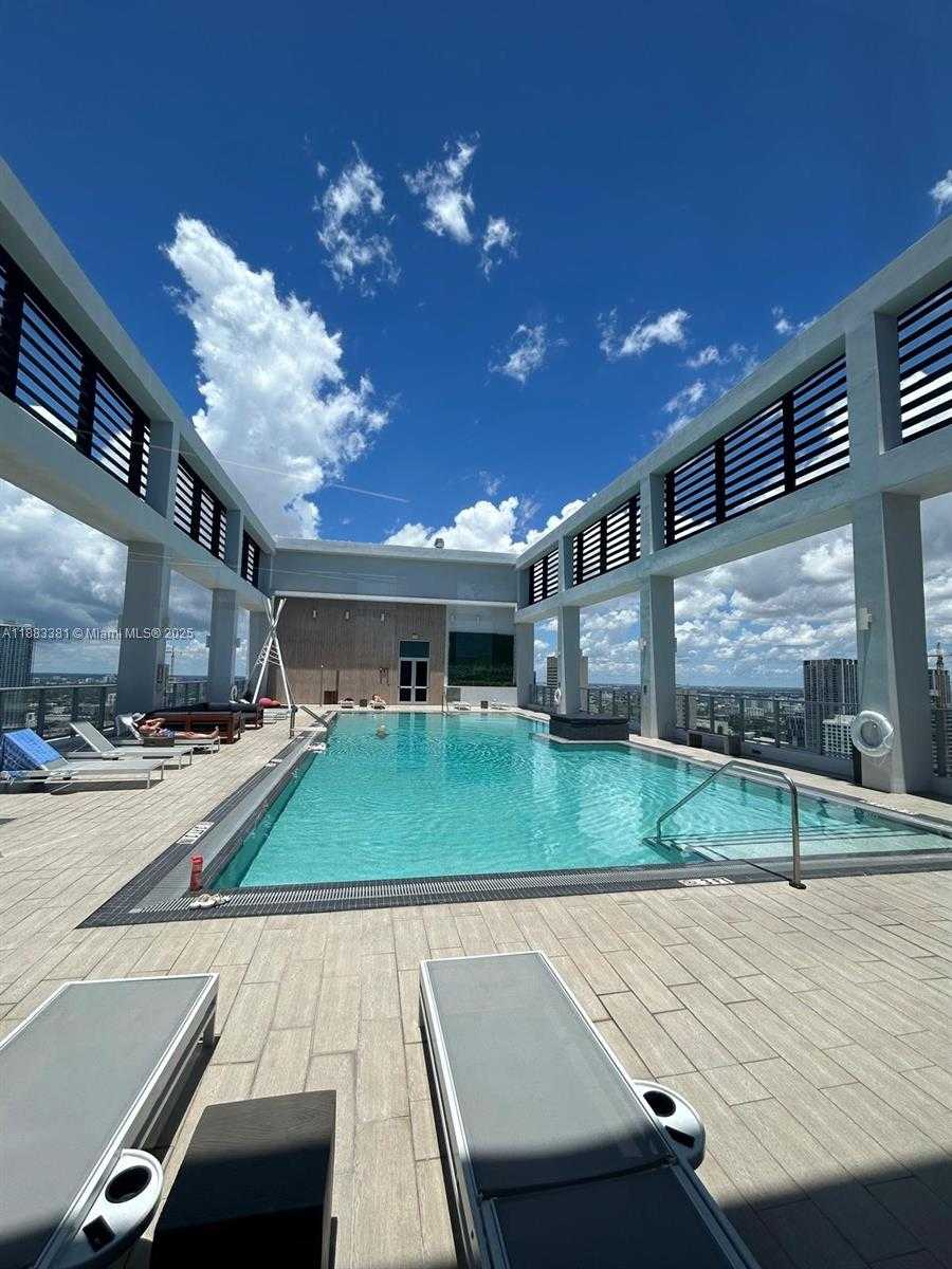 Imagen de Pequeño Objeto