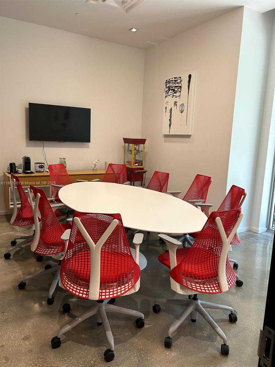 Imagen de Pequeño Objeto