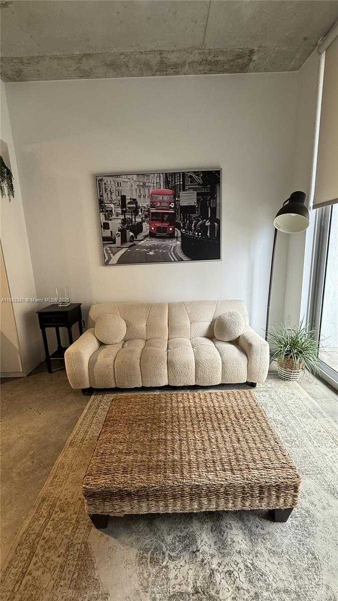 Imagen de Pequeño Objeto