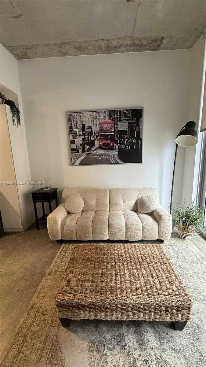 Imagen de Pequeño Objeto