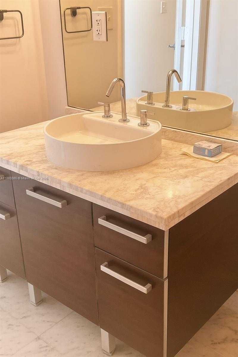 Small Image of 253 NORTH EAST 2ND ST #3307, Miami Number 10