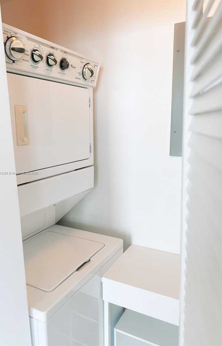 Small Image of 253 NORTH EAST 2ND ST #3307, Miami Number 13