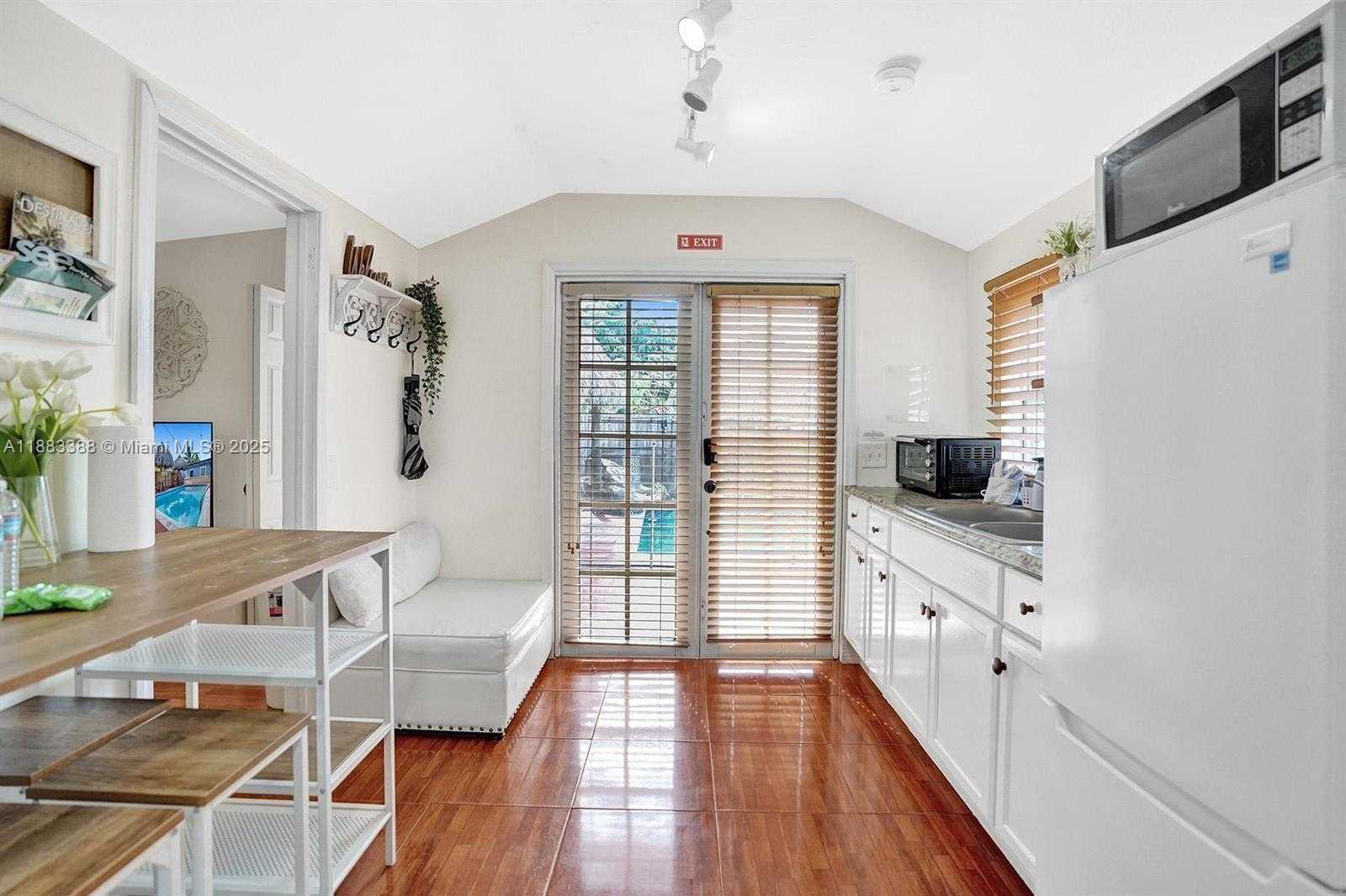 Small Image of 6300 FLAGLER ST #3, Hollywood Number 5