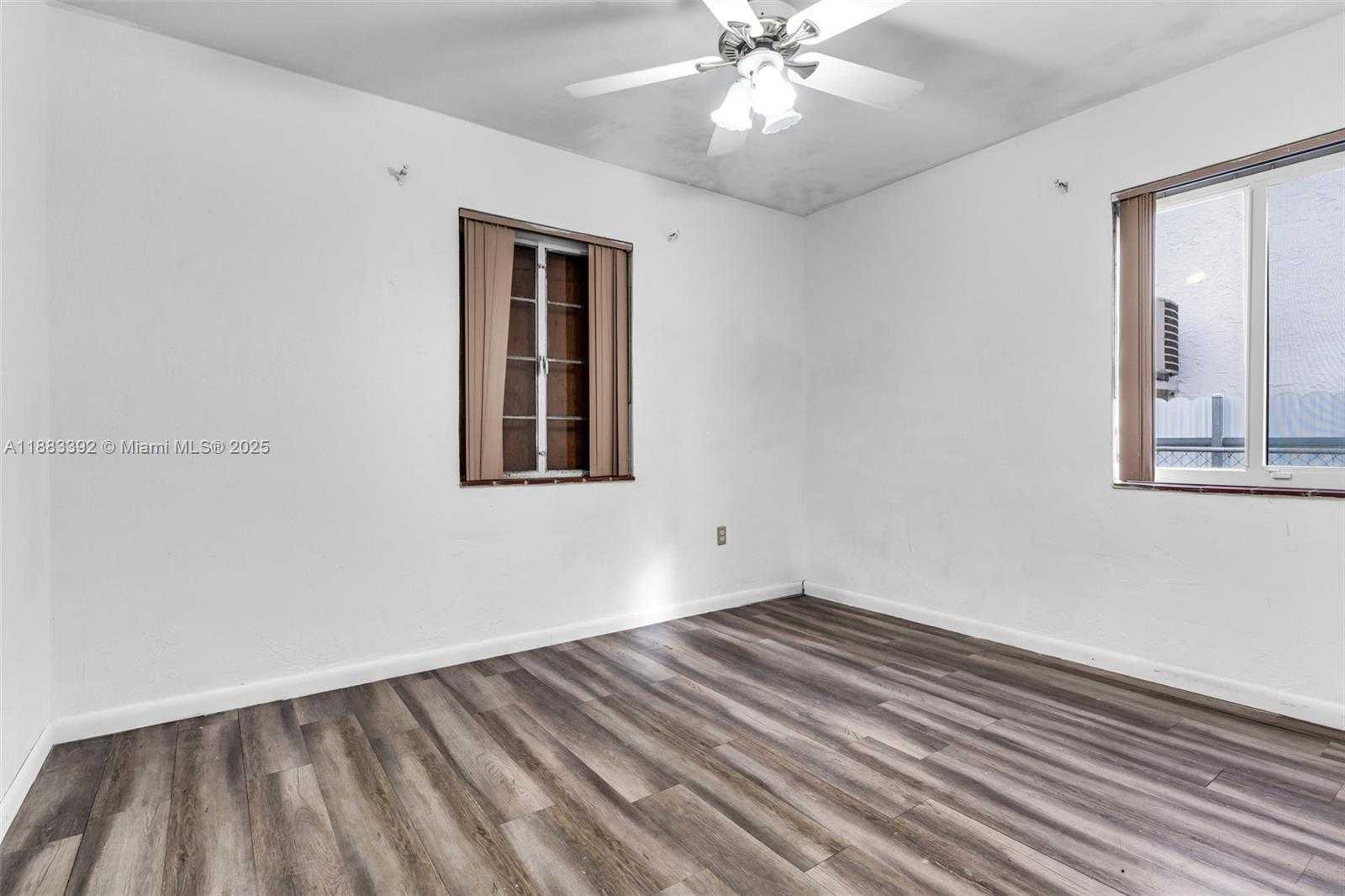 Small Image of 701 TAMIAMI CANAL RD, Miami Number 18