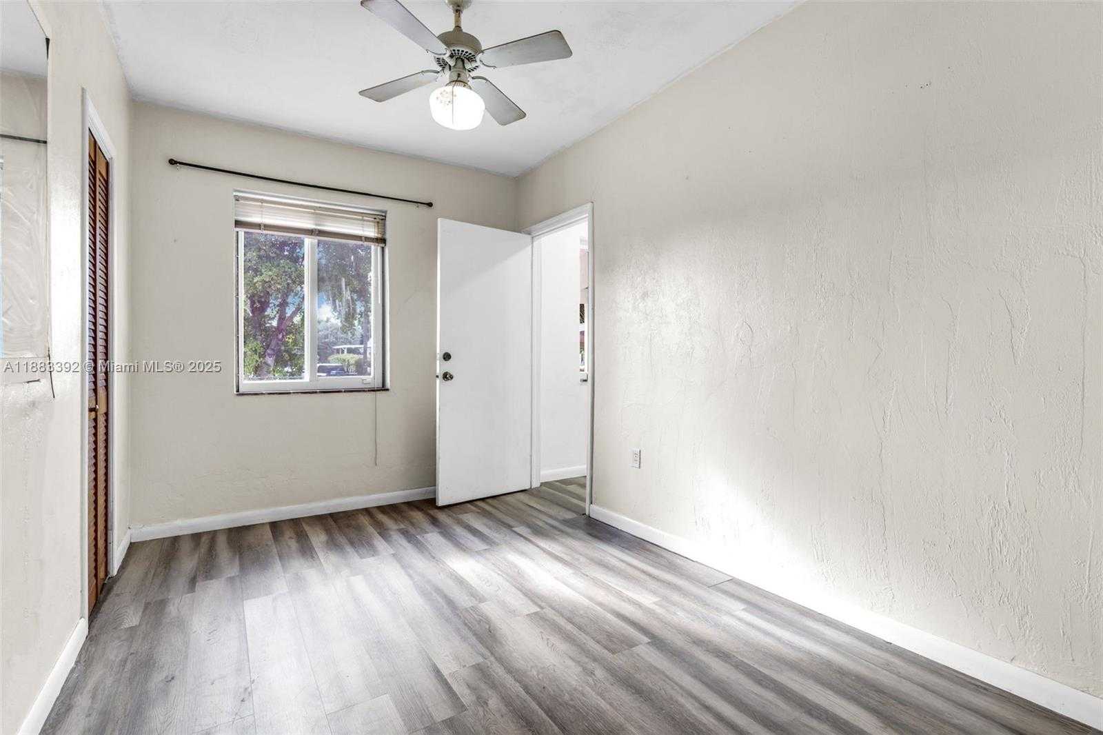 Small Image of 701 TAMIAMI CANAL RD, Miami Number 20