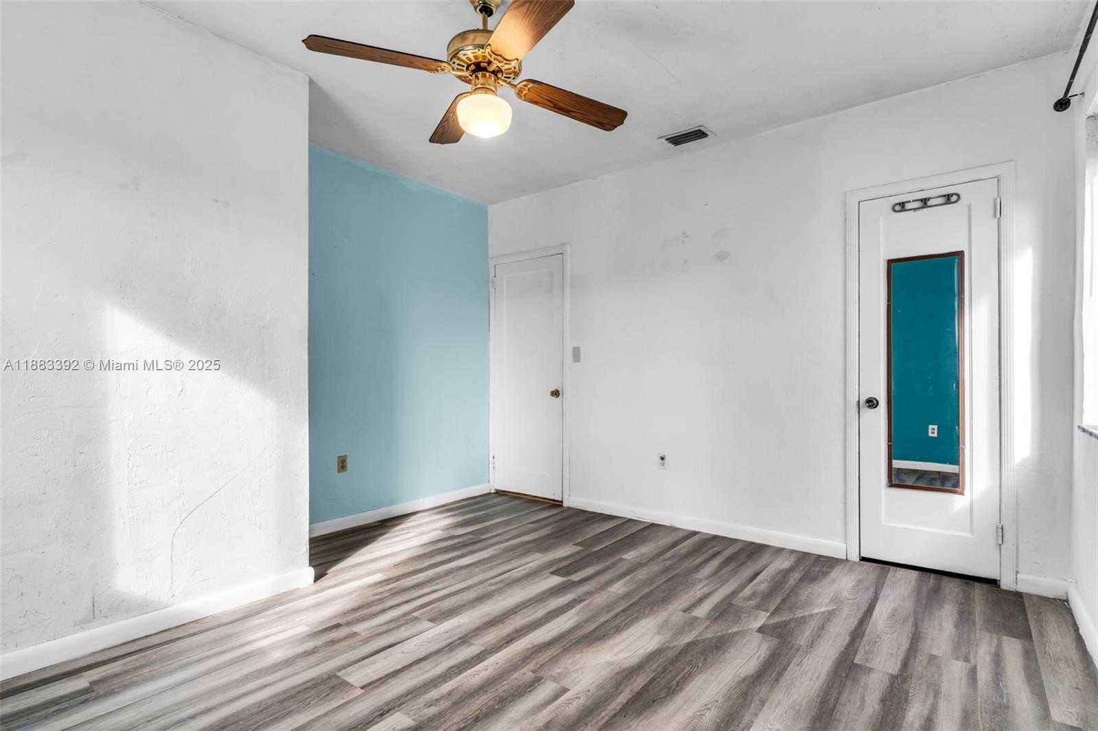 Small Image of 701 TAMIAMI CANAL RD, Miami Number 23