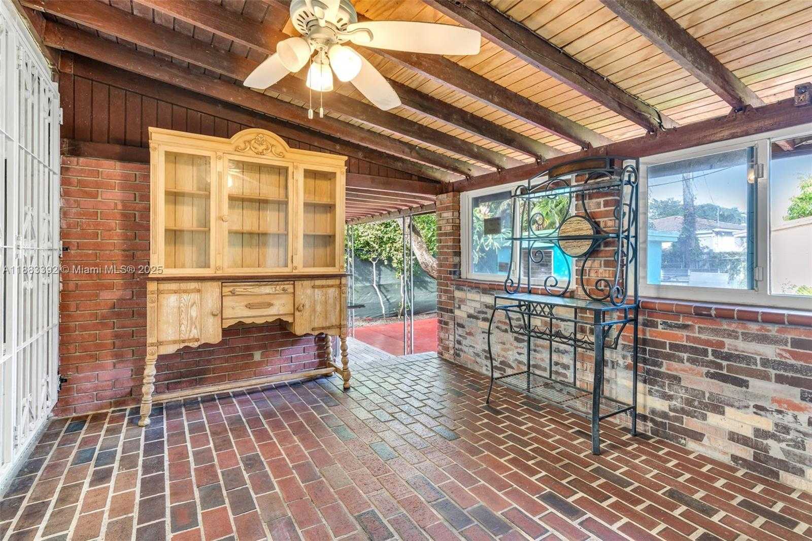 Small Image of 701 TAMIAMI CANAL RD, Miami Number 25