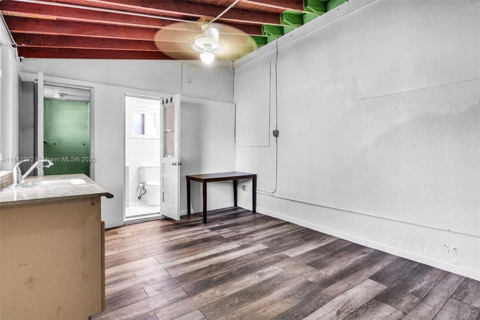 Small Image of 701 TAMIAMI CANAL RD, Miami Number 27