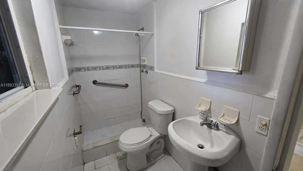 Small Image of 701 TAMIAMI CANAL RD, Miami Number 38