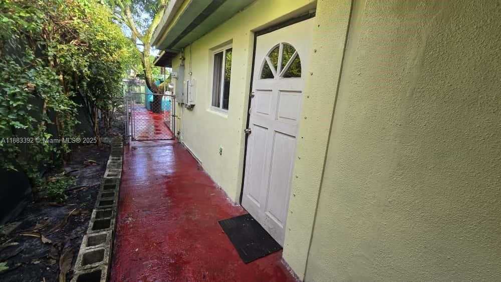 Small Image of 701 TAMIAMI CANAL RD, Miami Number 42
