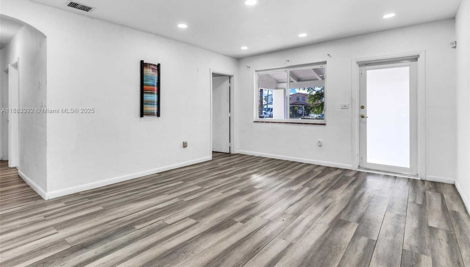 Small Image of 701 TAMIAMI CANAL RD, Miami Number 7