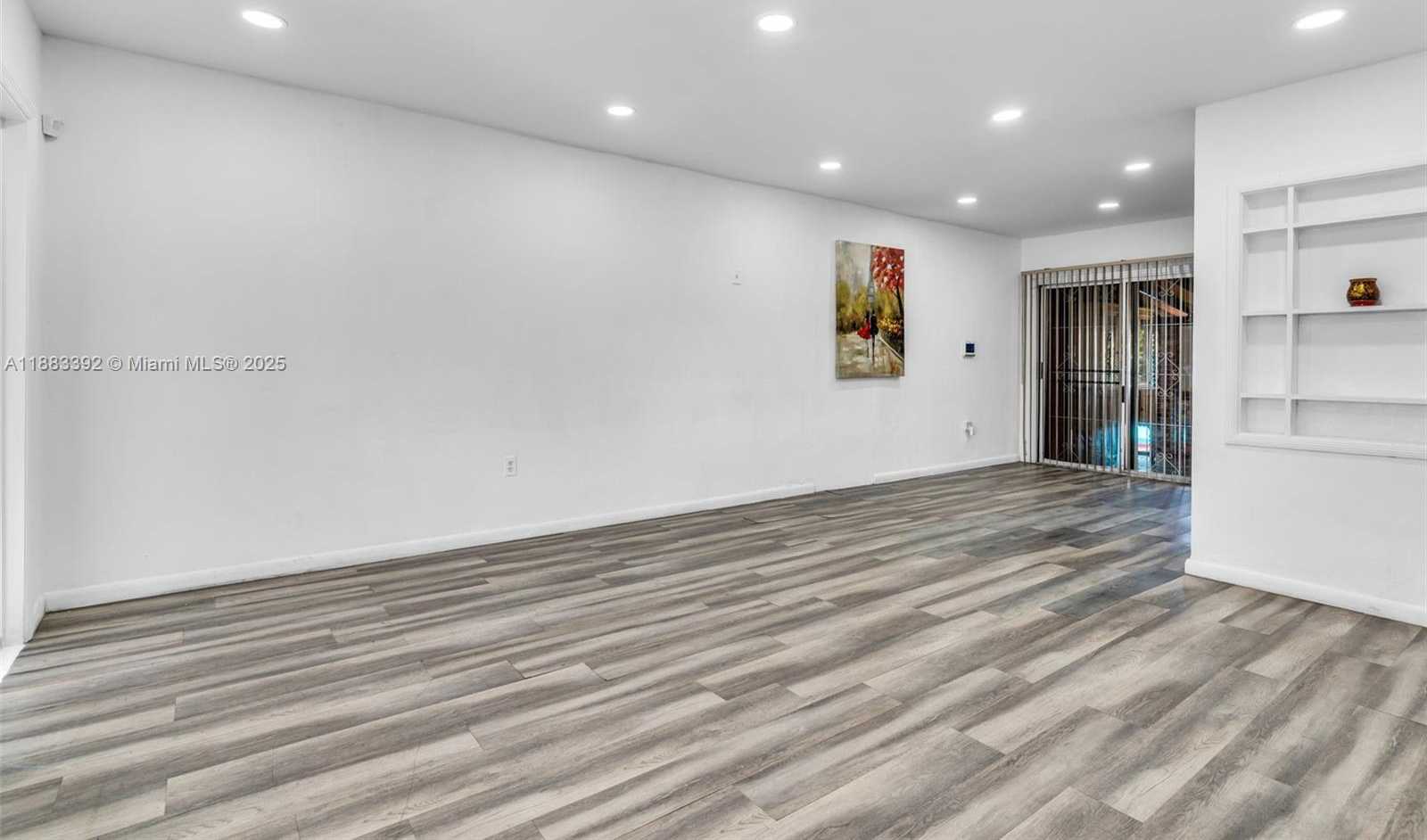 Small Image of 701 TAMIAMI CANAL RD, Miami Number 8