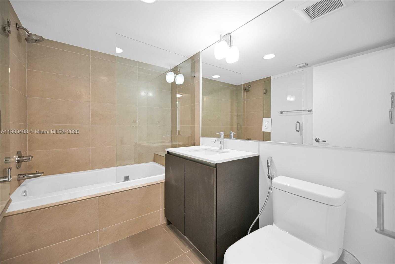 Small Image of 6620 INDIAN CREEK DR #116, Miami Beach Number 11