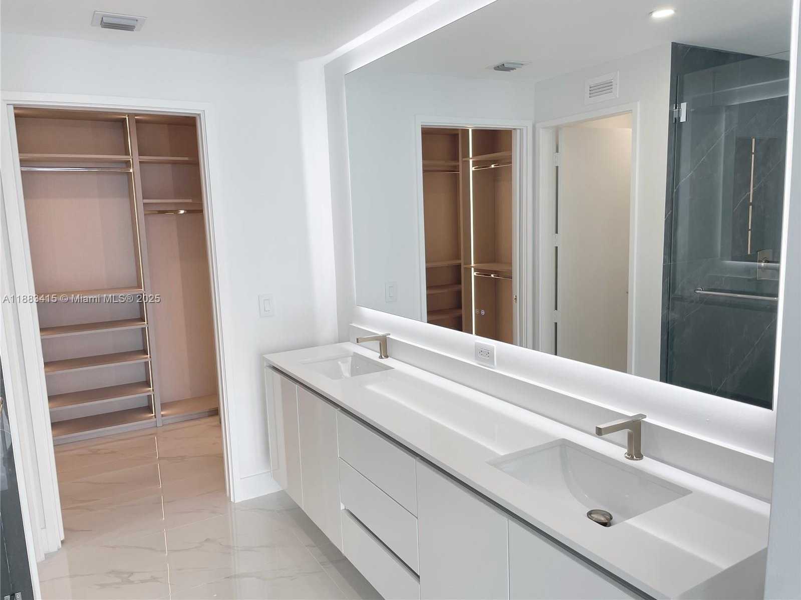 Small Image of 700 NE 24TH ST #4706, Miami Number 19