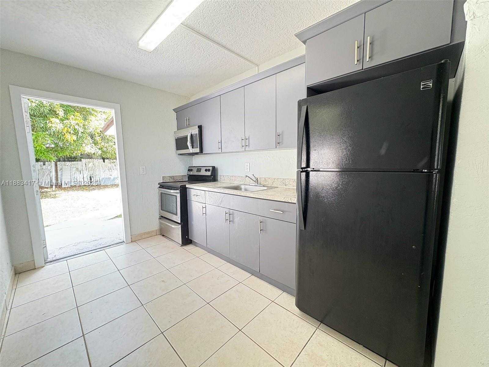 Small Image of 2443 NORTH WEST 7TH ST, Pompano Beach Number 2