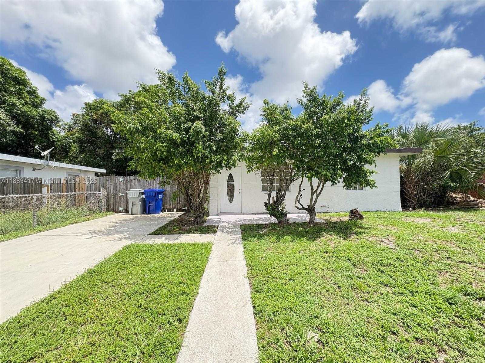 Small Image of 2443 NORTH WEST 7TH ST, Pompano Beach Number 5