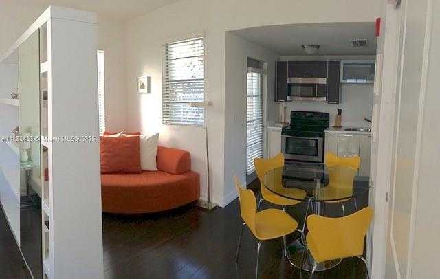 Small Image of 621 11TH ST #102, Miami Beach Number 3