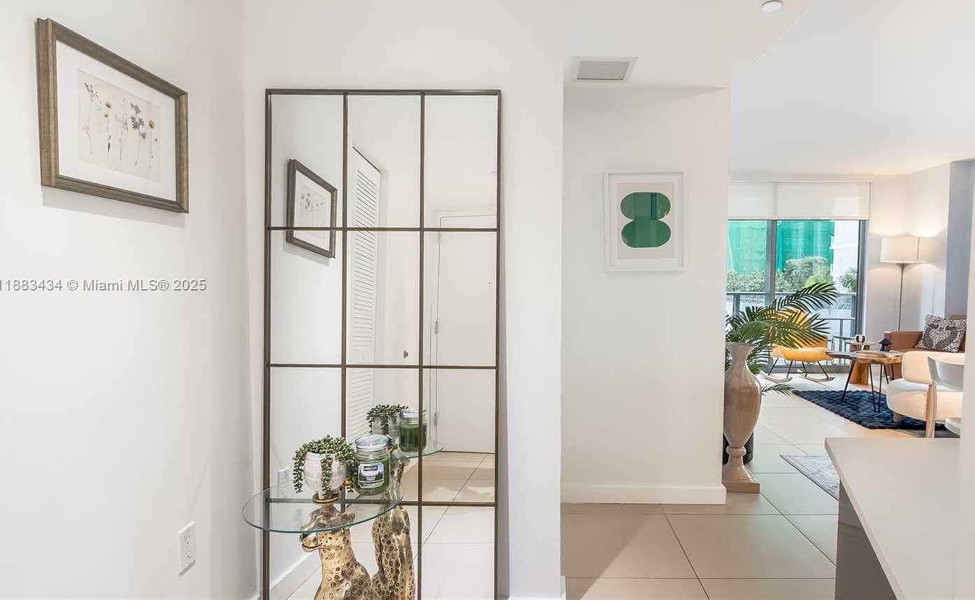 Small Image of 31 SOUTH EAST 6TH ST #1708, Miami Number 12