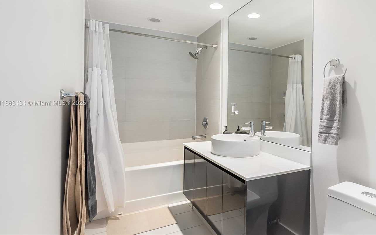 Small Image of 31 SOUTH EAST 6TH ST #1708, Miami Number 16