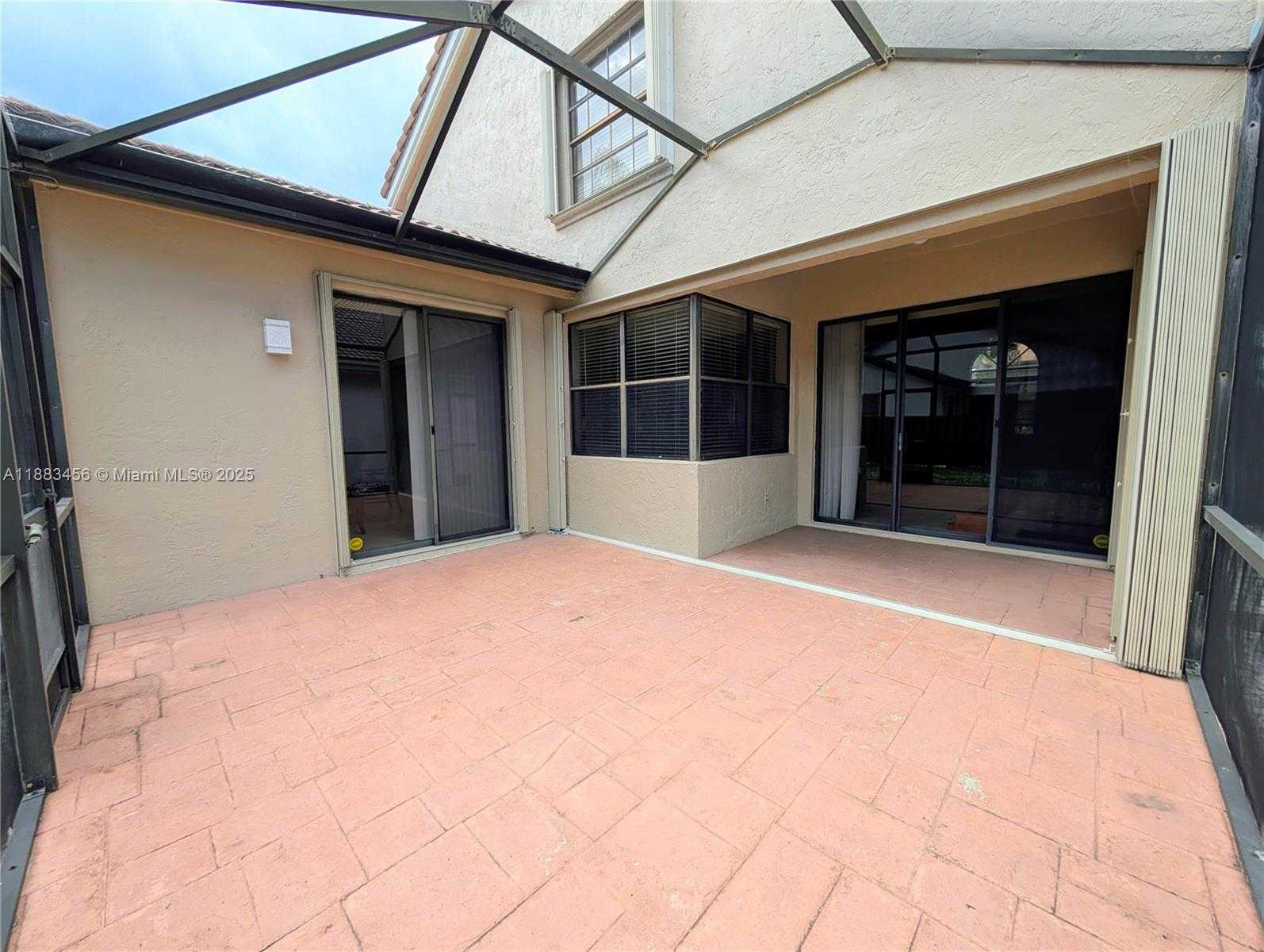 Small Image of 10330 NORTH WEST 12TH PL, Plantation Number 17