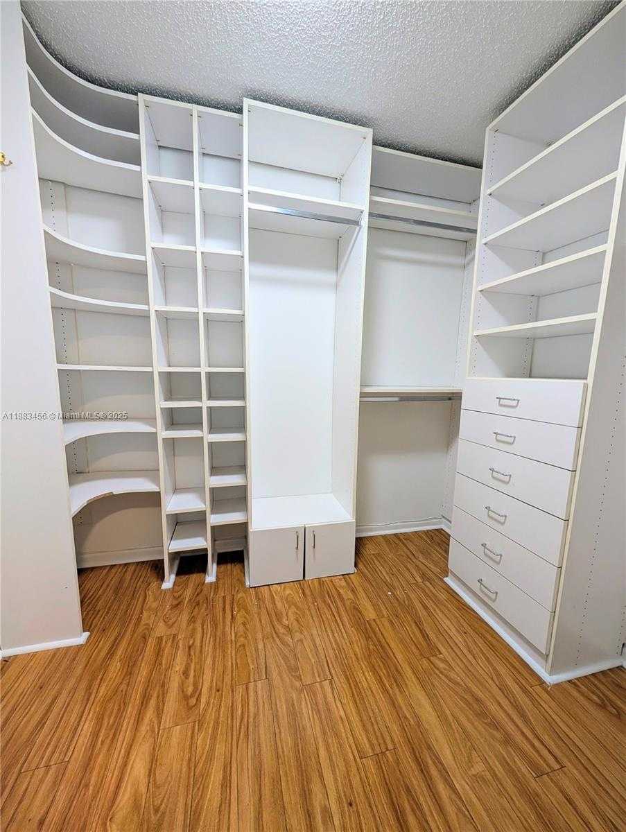 Small Image of 10330 NORTH WEST 12TH PL, Plantation Number 8
