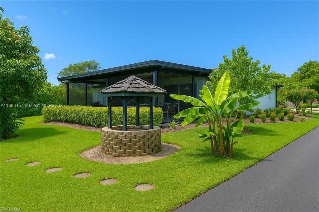 Small Image of 2560 2ND ST NE, Naples Number 10