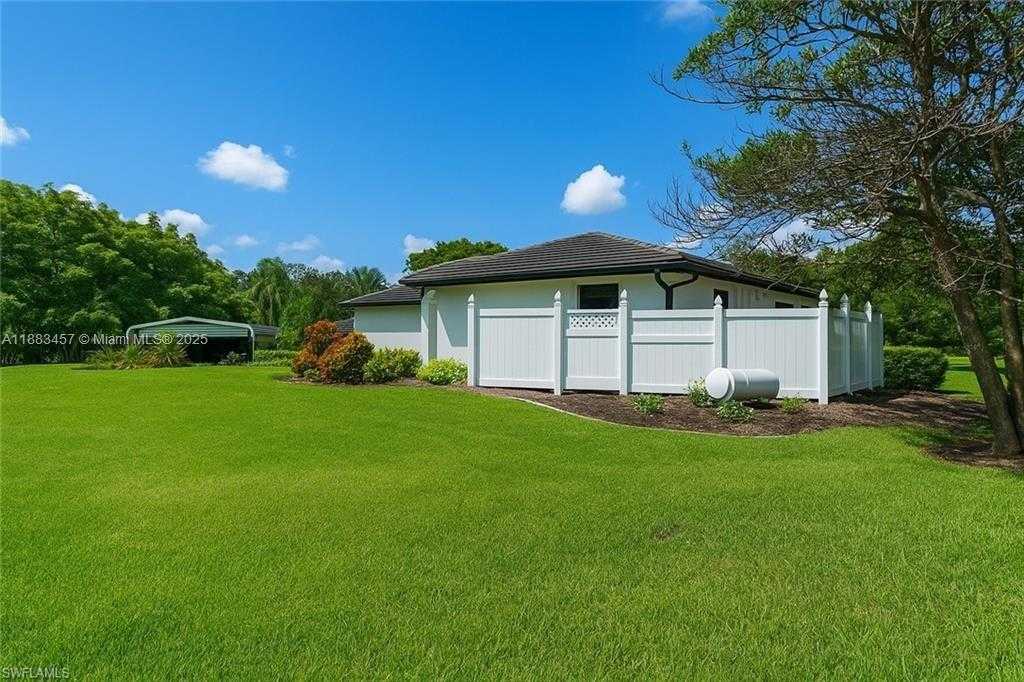 Small Image of 2560 2ND ST NE, Naples Number 13