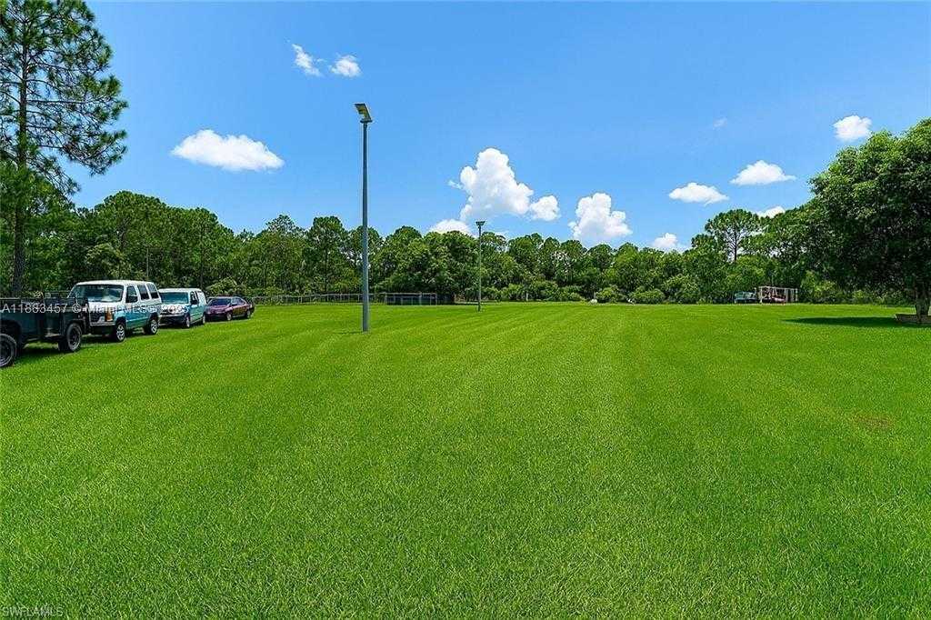 Small Image of 2560 2ND ST NE, Naples Number 37