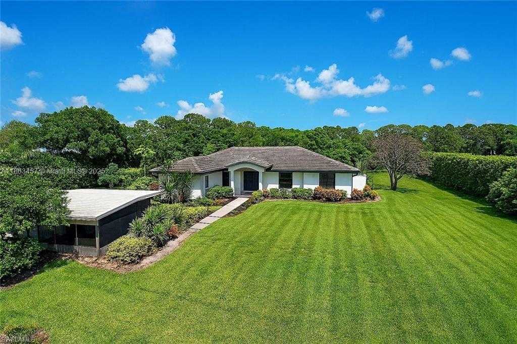 Small Image of 2560 2ND ST NE, Naples Number 8