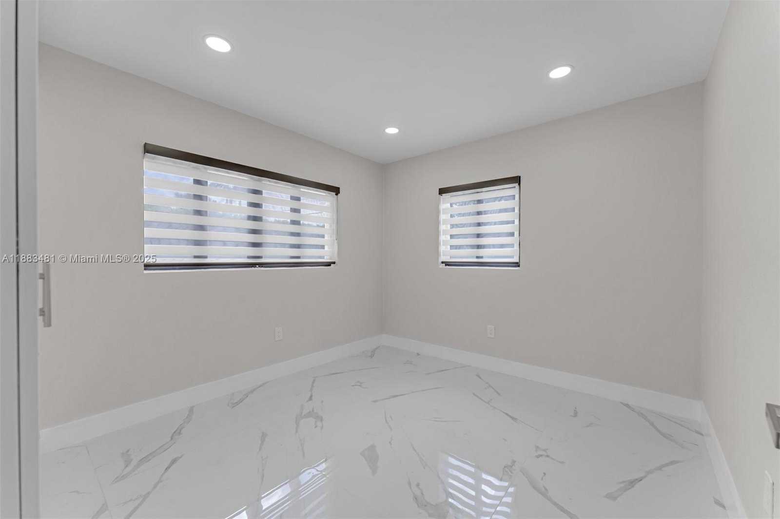 Small Image of 11800 SOUTH WEST 176TH ST #1, Miami Number 19