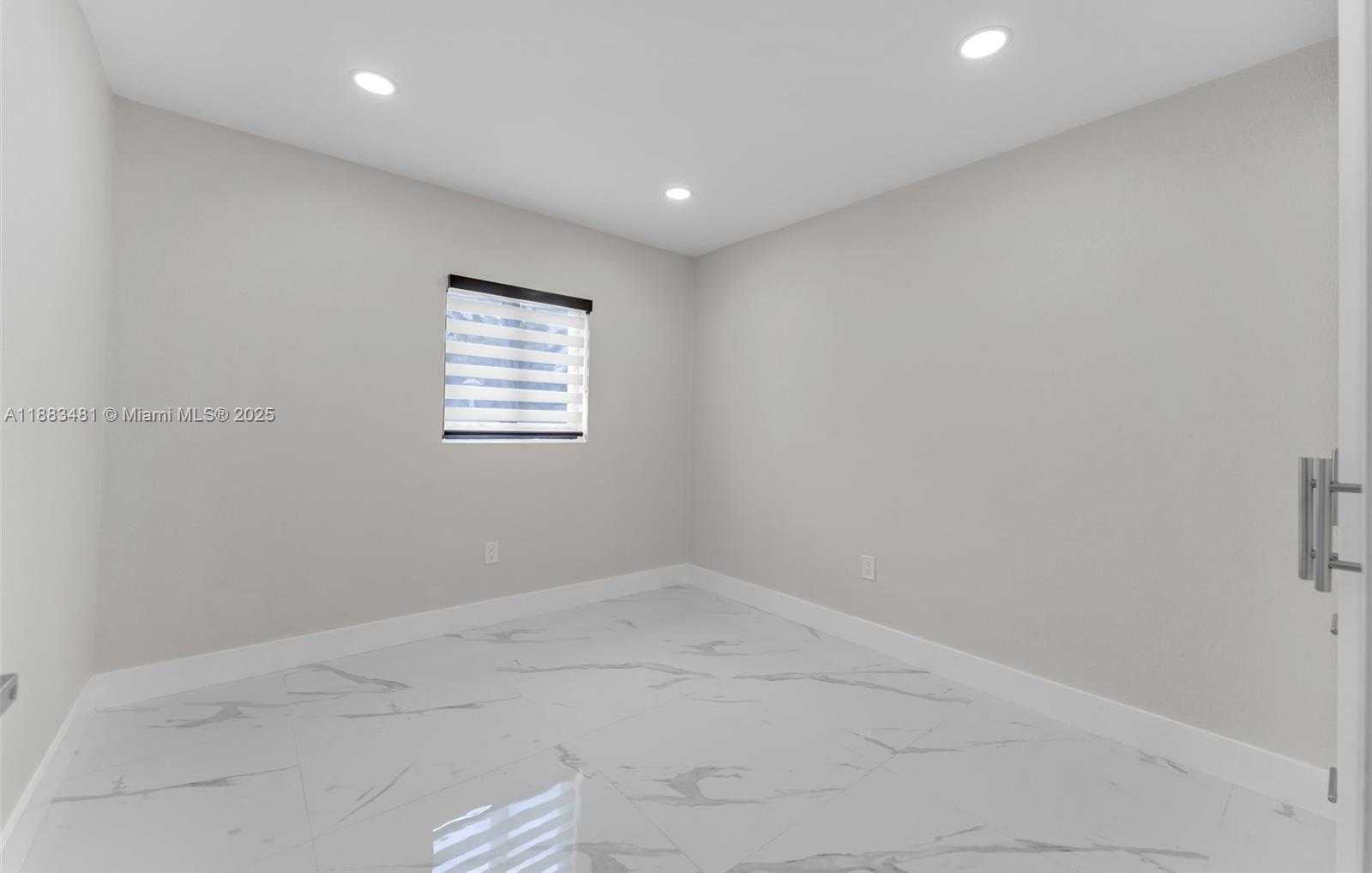 Small Image of 11800 SOUTH WEST 176TH ST #1, Miami Number 21