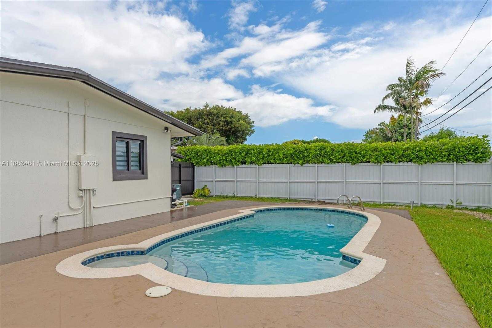 Small Image of 11800 SOUTH WEST 176TH ST #1, Miami Number 27